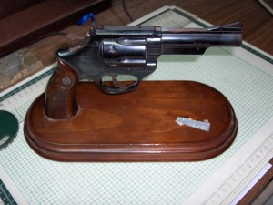Revolver "ASTRA" 4" modelo 960 Cal. 38 Spl.
